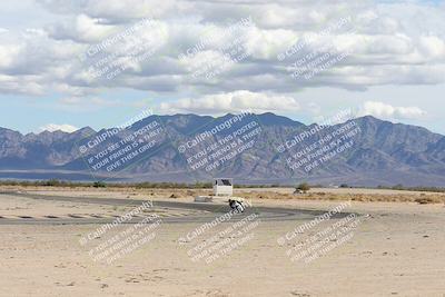 media/Nov-16-2025-Race Pace (Sun) [[8c5fa54630]]/Non Verified Riders (1st 20 Minutes)/4-Turn 16 (1116am)/